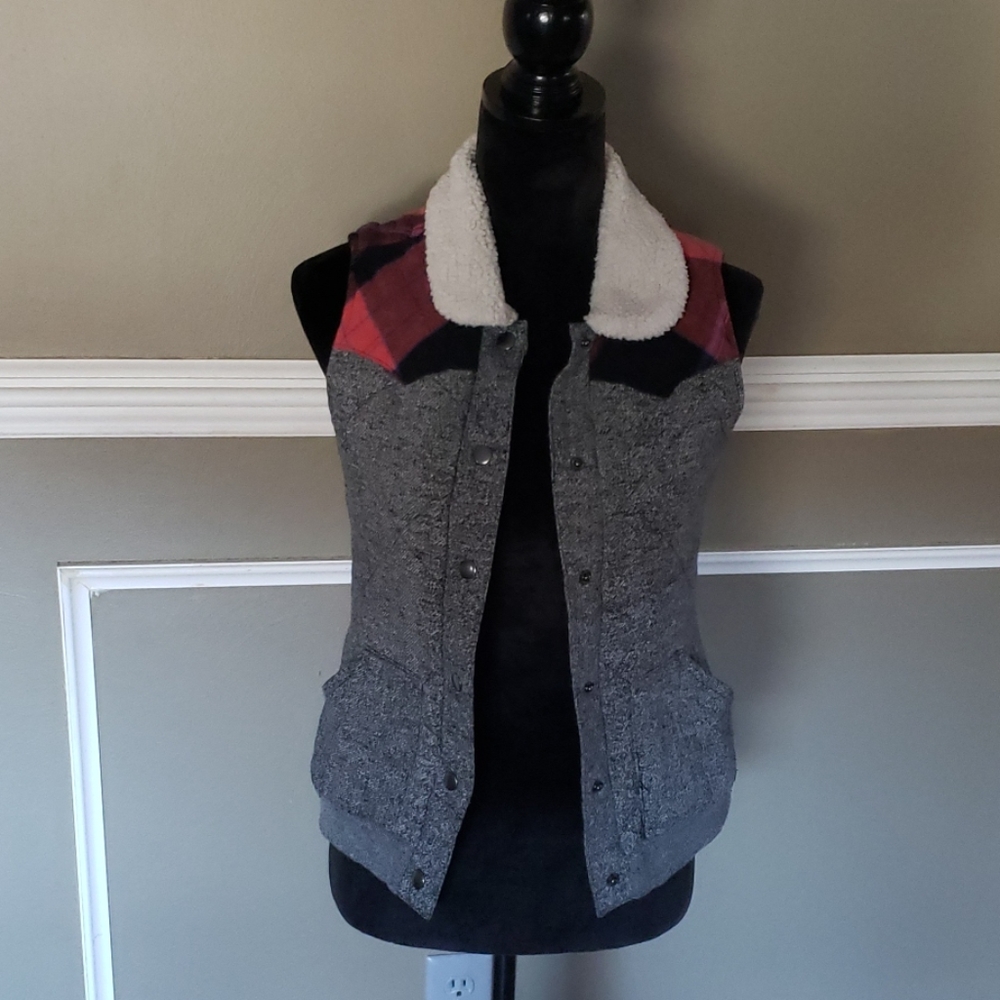 Check Stripe Women's Vest Size Small Red Black